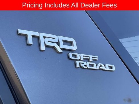 Used 2018 Toyota 4Runner TRD Off-Road AWD/4WD image 3