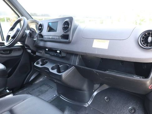 Used 2023 Mercedes-Benz Sprinter 2500 w/ Acoustic Package image 26