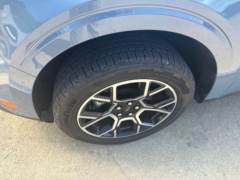 Used 2025 Ford Maverick Lariat w/ 4K Tow Package AWD/4WD image 4