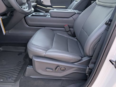 New 2026 Ford Expedition Active RWD image 9
