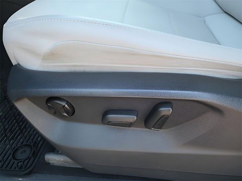 Used 2020 Volkswagen Tiguan SEL image 22