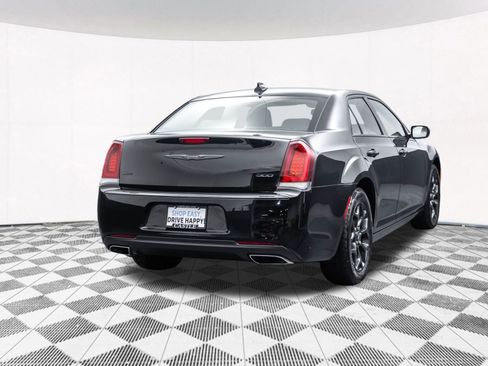 Used 2022 Chrysler 300 Touring w/ Sport Appearance Package image 12