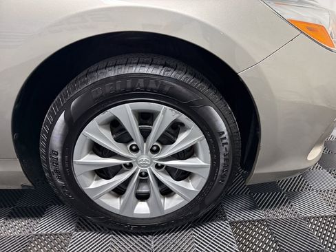 Used 2015 Toyota Camry LE image 4