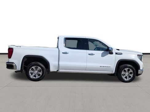 Used 2025 GMC Sierra 1500 SLT AWD/4WD image 4