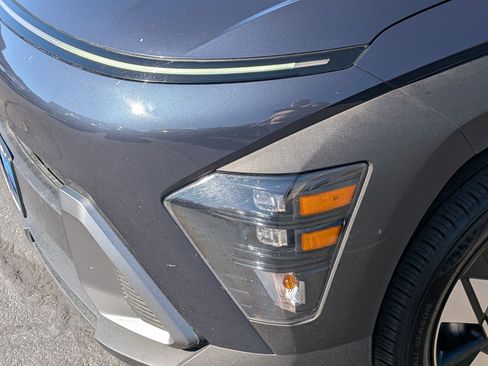 Certified 2025 Hyundai Kona SEL AWD/4WD image 12
