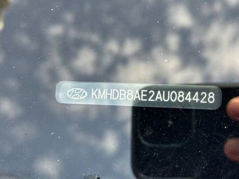 Used 2010 Hyundai Elantra GLS image 3