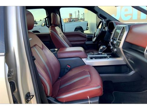 Used 2018 Ford F150 Platinum w/ Equipment Group 701A Luxury image 8
