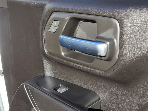 Used 2022 Chevrolet Silverado 2500 Custom w/ Custom Convenience Package image 11