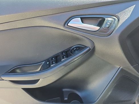 Used 2017 Ford Focus SE FWD image 13
