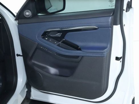 Used 2020 Land Rover Range Rover Evoque SE image 35