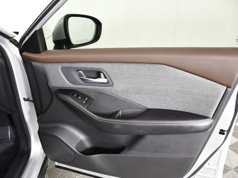 Used 2022 Nissan Rogue SV AWD/4WD image 40