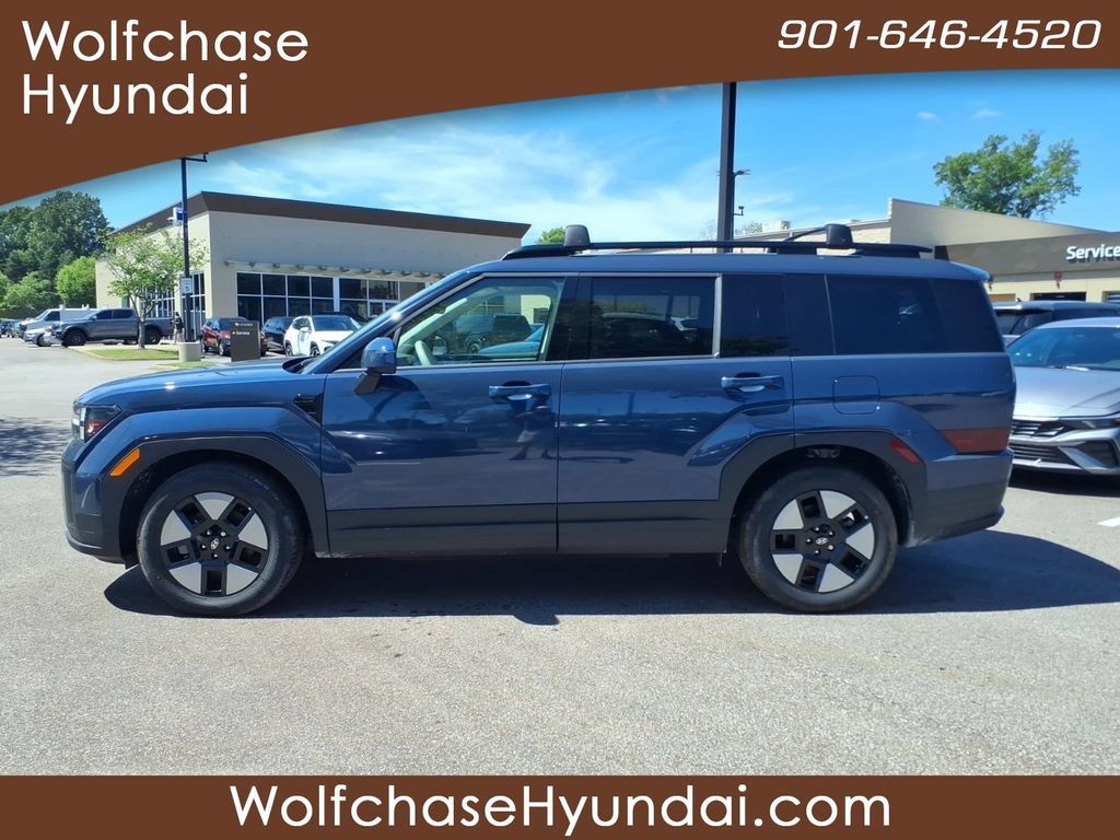 Used 2026 Hyundai Santa Fe SEL FWD image 2