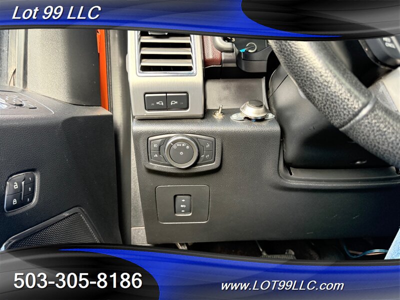 Used 2016 Ford F150 Platinum w/ Equipment Group 701A Luxury AWD/4WD image 38