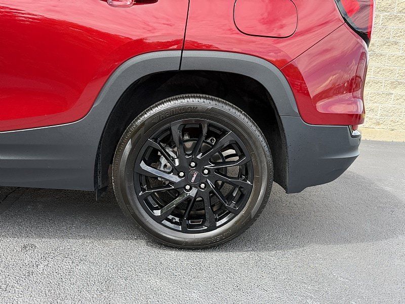 Used 2023 GMC Terrain SLE w/ Driver Convenience Package FWD image 10
