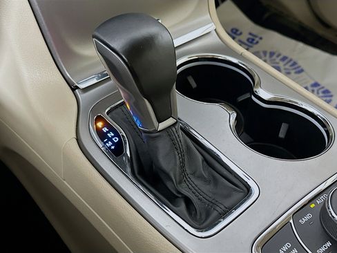 Used 2020 Jeep Grand Cherokee Limited image 17