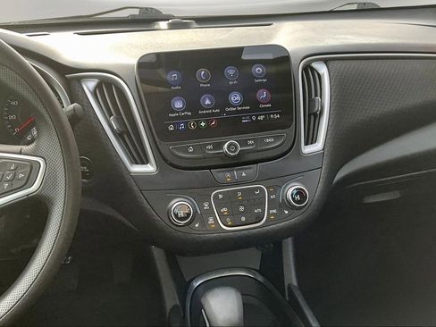 Used 2024 Chevrolet Malibu LT image 9