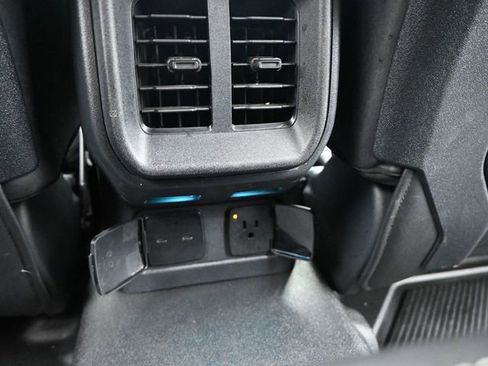 Used 2025 Ford Bronco Badlands image 18