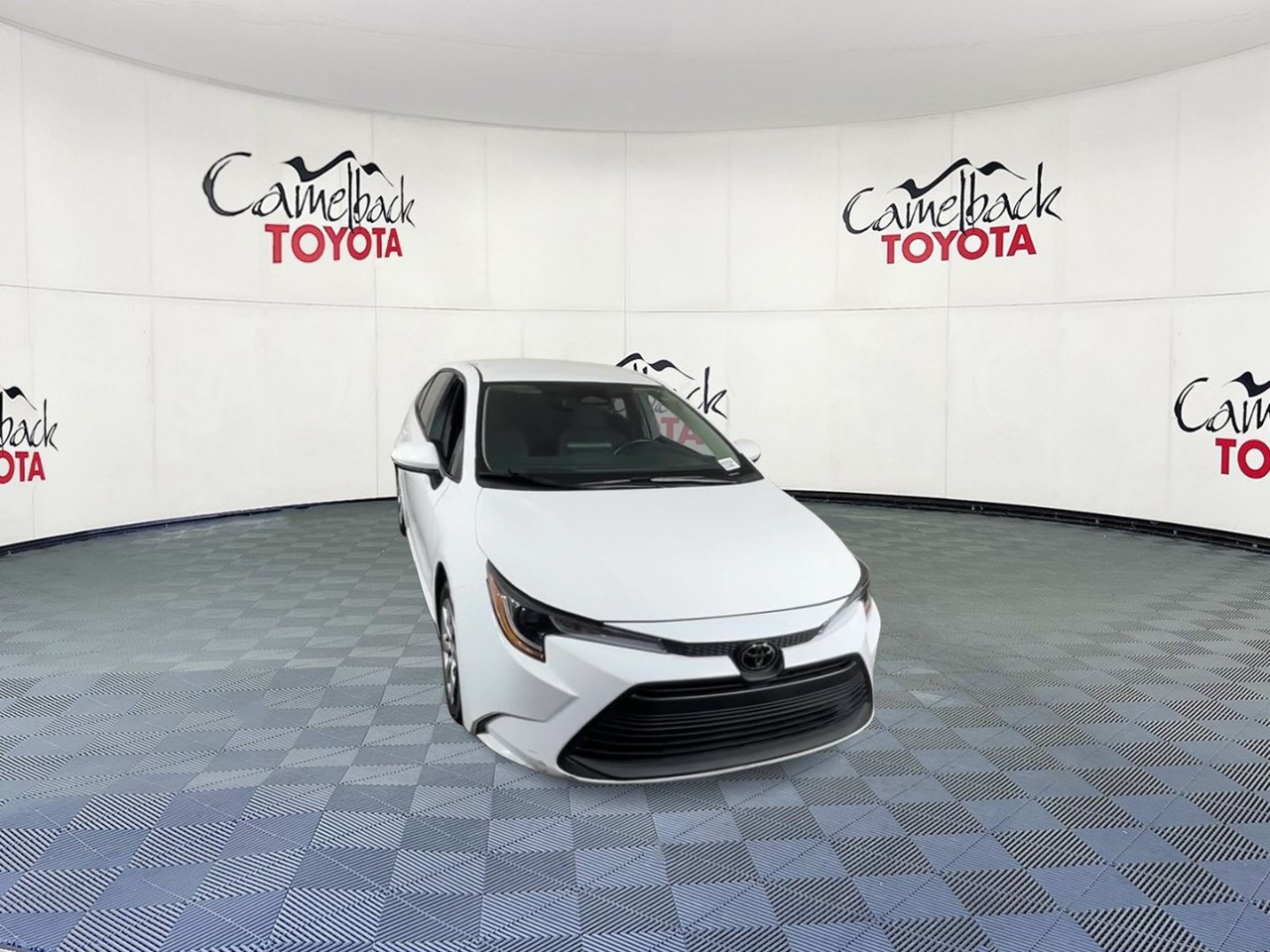 Used 2026 Toyota Corolla LE w/ Carpet Mat Package (TMS) FWD image 4
