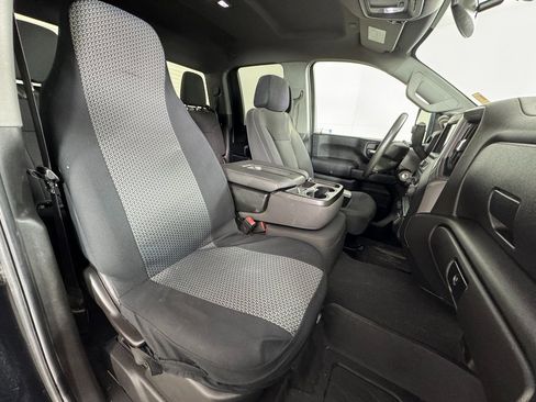 Used 2022 Chevrolet Silverado 2500 Custom w/ Custom Value Package image 19