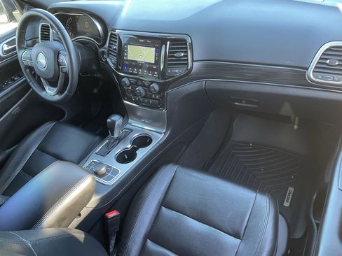 Used 2022 Jeep Grand Cherokee Limited image 12