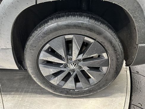 Used 2022 Volkswagen Taos S image 9