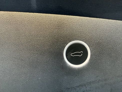 Used 2019 Tesla Model X Long Range image 28