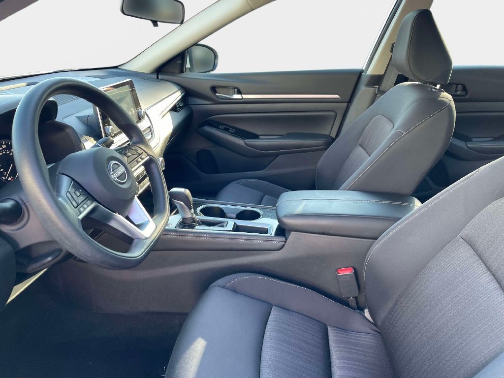 Used 2023 Nissan Altima 2.5 SV FWD image 21