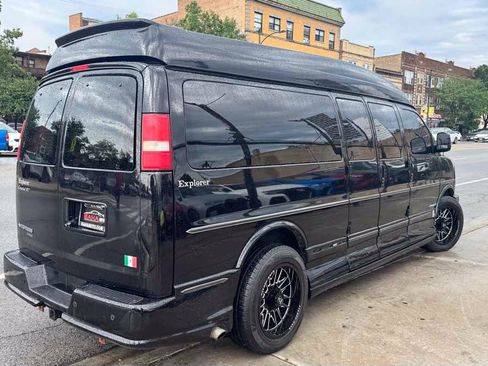 Used 2014 Chevrolet Express 2500 Extended RWD image 5