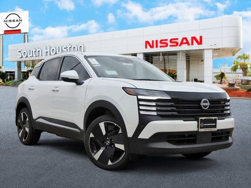 New 2025 Nissan Kicks SR FWD image 1