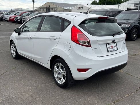Used 2015 Ford Fiesta SE FWD image 3
