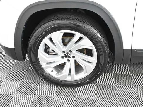 Certified 2023 Volkswagen Atlas SE FWD image 30