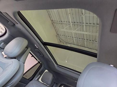 Used 2020 Lincoln Aviator Reserve w/ Equipment Group 202A image 8