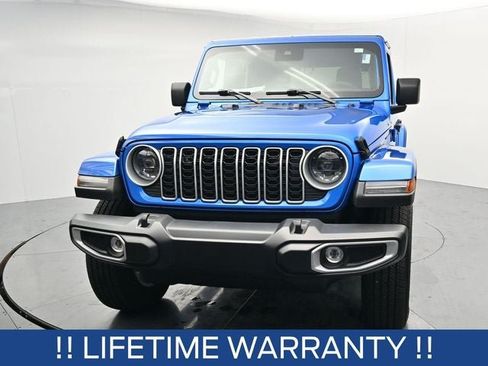 Used 2025 Jeep Wrangler Unlimited Sahara AWD/4WD image 3