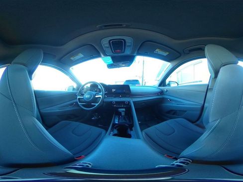 Used 2025 Hyundai Elantra SEL image 38