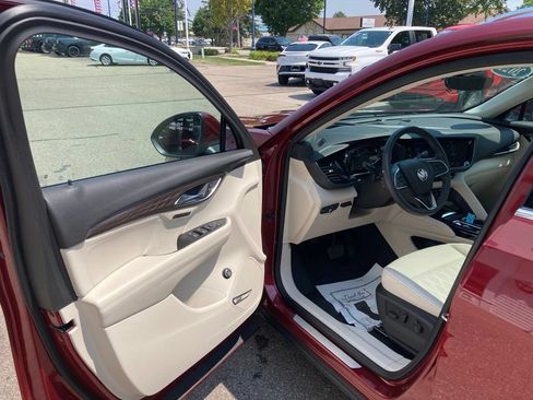 Used 2021 Buick Envision Avenir w/ Technology Package II AWD/4WD image 21