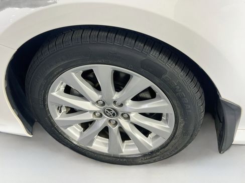 Used 2020 Toyota Camry LE FWD image 28