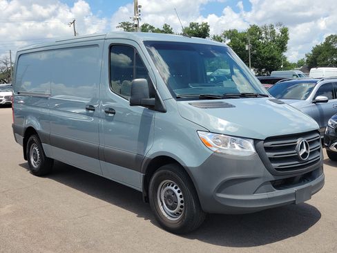 Used 2024 Mercedes-Benz Sprinter 2500 image 2