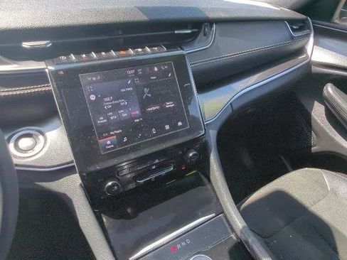 Certified 2023 Jeep Grand Cherokee L Laredo AWD/4WD image 17