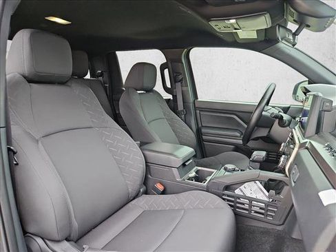 Used 2025 Toyota Tacoma SR5 AWD/4WD image 20