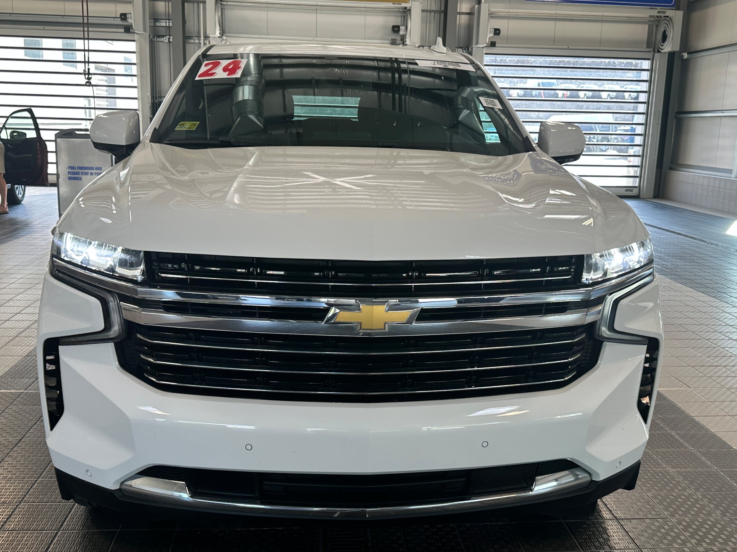 Used 2024 Chevrolet Suburban LT AWD/4WD image 38
