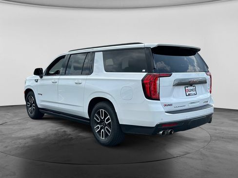 Used 2022 GMC Yukon XL AT4 w/ AT4 Premium Plus Package AWD/4WD image 7