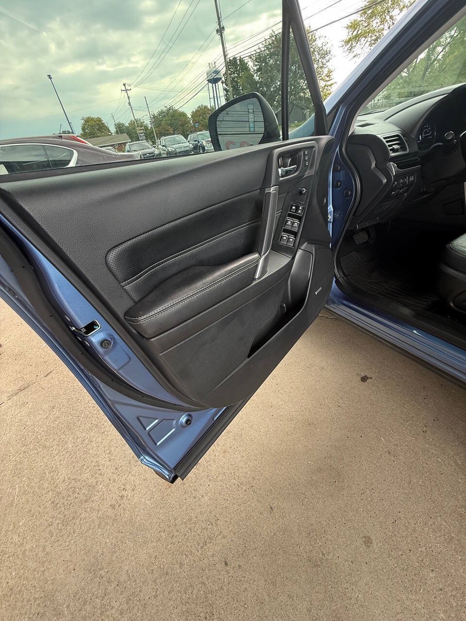 Used 2018 Subaru Forester 2.5i Touring AWD/4WD image 17