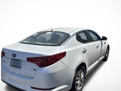 Used 2013 Kia Optima LX w/ Convenience Plus Pkg FWD image 2
