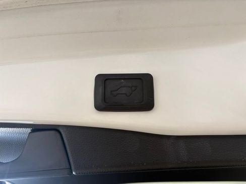 Used 2023 Toyota RAV4 SE w/ Weather & Moonroof Package AWD/4WD image 27