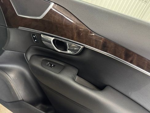 Used 2017 Volvo XC90 T5 Momentum w/ Vision Package FWD image 35