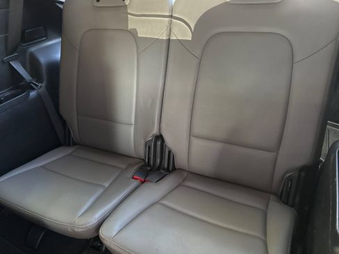Used 2017 Hyundai Santa Fe Limited AWD/4WD image 19