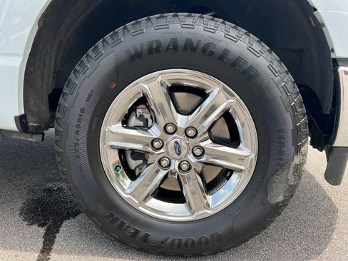 Used 2025 Ford F150 XLT w/ Equipment Group 301A Standard AWD/4WD image 13