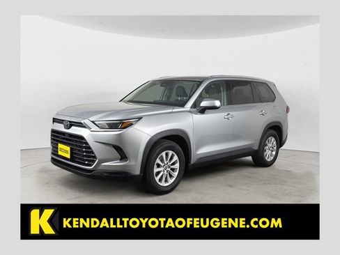 Used 2025 Toyota Grand Highlander AWD image 1