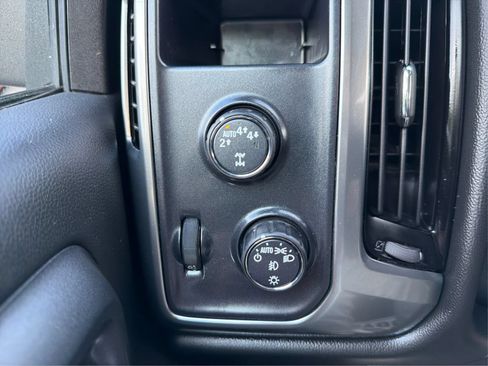 Used 2018 Chevrolet Silverado 1500 LT w/ All Star Edition AWD/4WD image 21
