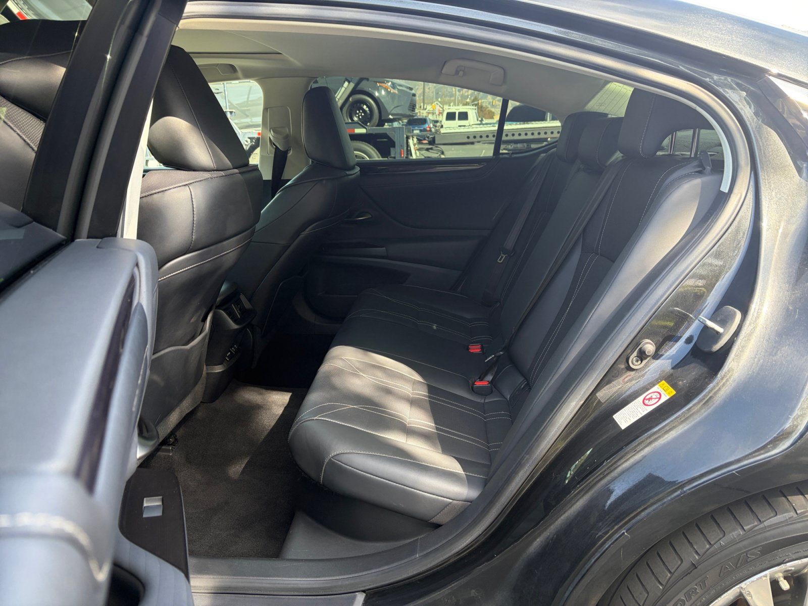 Used 2019 Lexus ES 300h w/ Accessory Package 2 FWD image 26